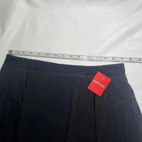 SPANX The Get Moving Pleated Black Skort Skirt Women Size Large Booty Boost - Picture 7 of 12